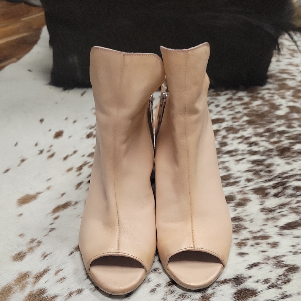 Chic Peep-Toe Ankle Booties in Cream